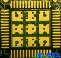 這也是不好的通孔設(shè)計(jì)，但部份通孔已經(jīng)用綠漆(mask)蓋上，但仍有部份通孔未塞孔。 
