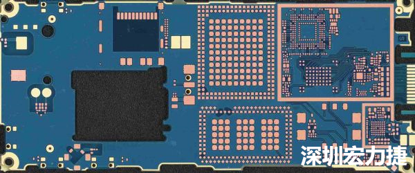 手機可用的PCB空間相當小，而1片式的設計是節(jié)省成本的作法，如何做到區(qū)隔不同子系統(tǒng)、降低雜訊干擾，是設計關鍵。