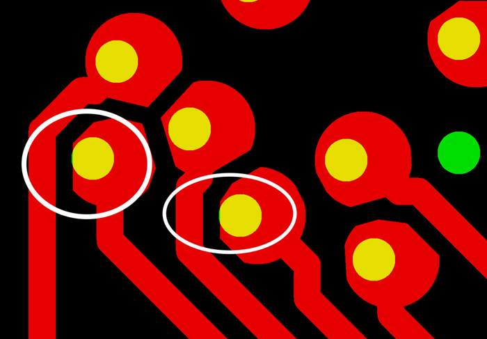 PCB生產(chǎn)會(huì)產(chǎn)生同一方向性的小小量偏移，焊盤(pán)被削的方向無(wú)規(guī)則，最?lèi)毫拥那闆r還會(huì)出現(xiàn)個(gè)別孔破焊環(huán)